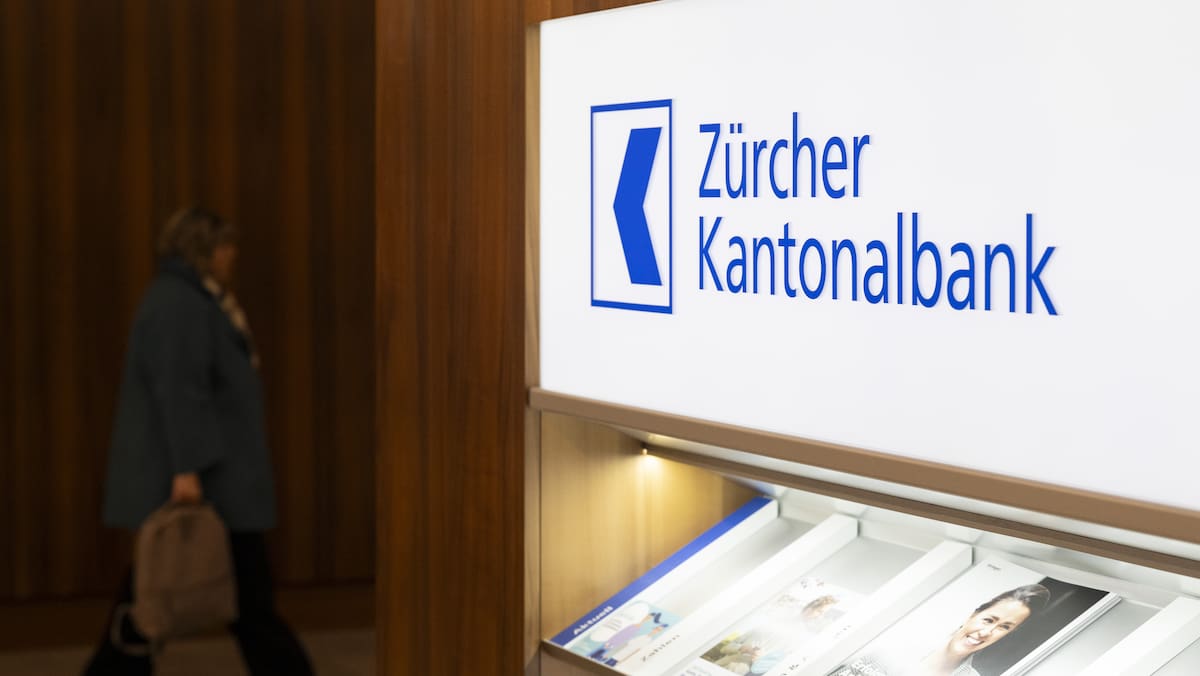 Peinliche App-Panne: ZKB-Kunden Konnten Plötzlich In Fremde Bank-Konti ...