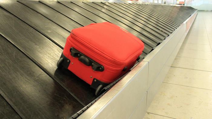 chcesz, by twój bagaż wyjechał na lotniskową taśmę jako pierwszy? zrób to przy odprawie