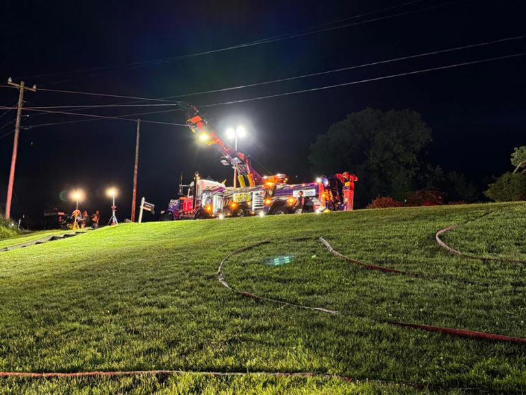 Truck enters Brookfield pool