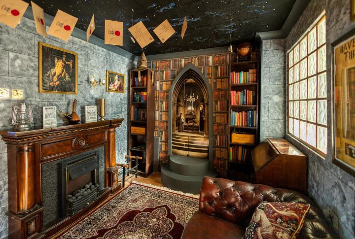 <p>Tucked away in the countryside of Hertfordshire, Hogwarts Hideaway beckons with its mystical allure. This Airbnb has attractive interiors adorned with Hogwarts-themed decor, transporting guests into the world of Harry Potter. Additionally, there are nearby attractions, including historic castles and scenic trails.</p>
