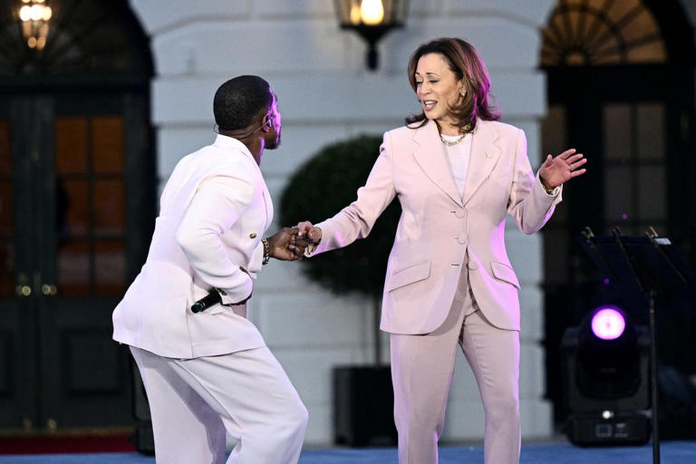 Kirk Franklin Gets Kamala Harris To Dance On Stage At White House Juneteenth Concert