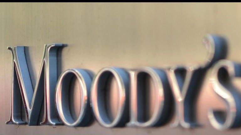 Moody's rebaja la calificación crediticia de EU a "Aa1"