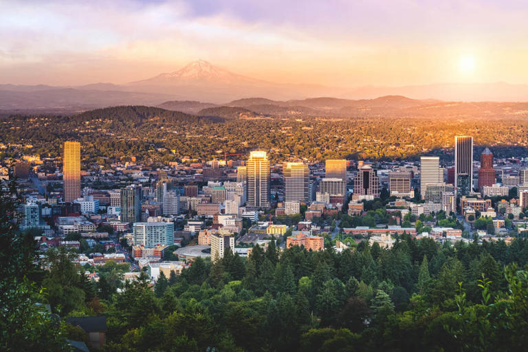 There’s no shortage of things to do in Portland. Ghost tours, breweries, hiking trails galore, epic views, waterfalls to chase, and exploring...