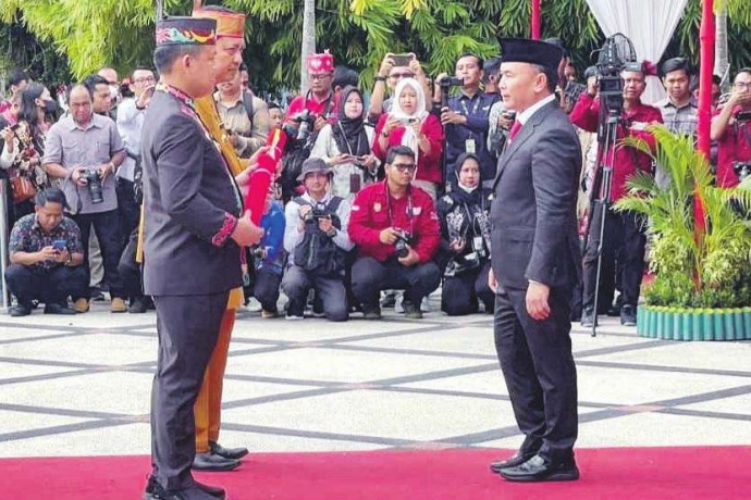 Kinerja Pj Bupati Barsel Diperpanjang, SK Diserahkan Gubernur Kalteng