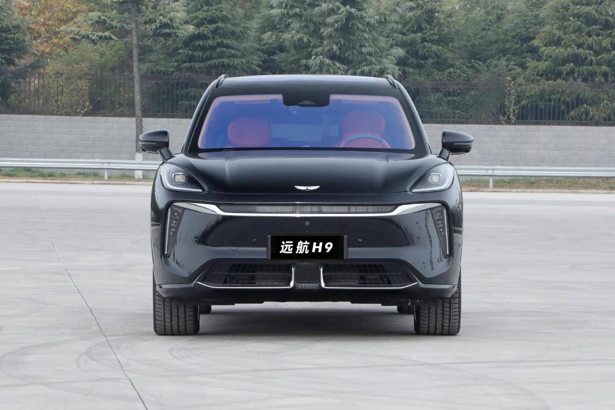 长超5.2米全尺寸SUV，6座，入门即满配，自动门+空悬+Brembo卡钳