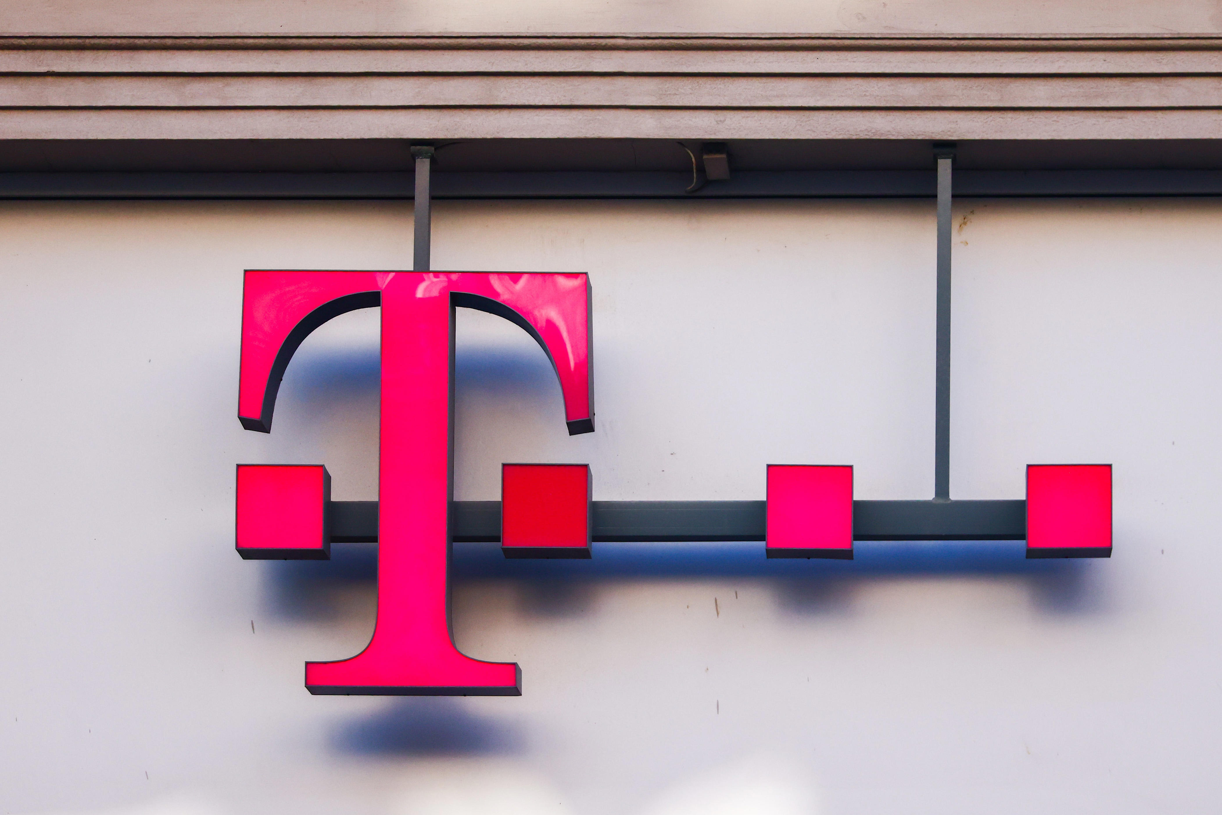 T-Mobile Is Buying Most Of US Cellular For $4.4 Billion