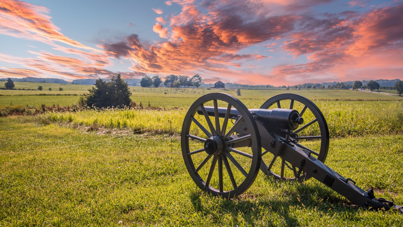 image credit: imagoDens/Shutterstock <p>Gettysburg is the site of the Civil War’s most famous battle, which turned the tide in favor of the Union. Today, it attracts hundreds of thousands of visitors annually who come to explore its vast museum, witness reenactments, and walk the historic grounds. The battlefield also offers guided tours that delve deep into the strategies and human stories behind the conflict.</p>