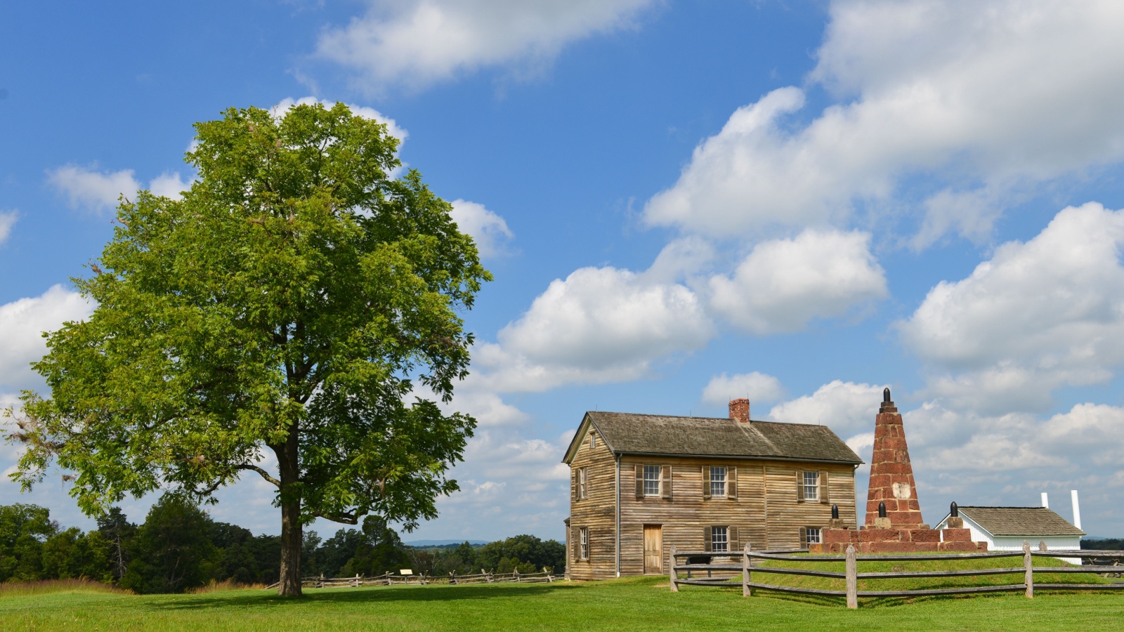 image credit: Orhan Cam/Shutterstock <p>Known for two significant battles, First and Second Manassas (Bull Run), this site marks the first major land battle of the Civil War. The National Battlefield Park now serves as a poignant educational resource with trails, exhibits, and live demonstrations. Tourists can explore the ground where generals first tested their mettle and tactics in the early stages of the war.</p>