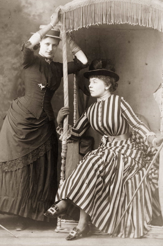 Even Alisters get nervous surprising celebrities with stage fright