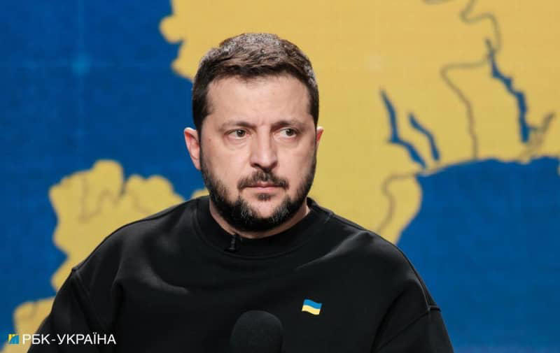 zelenskyy: putin will applaud if biden skips peace summit on ukraine