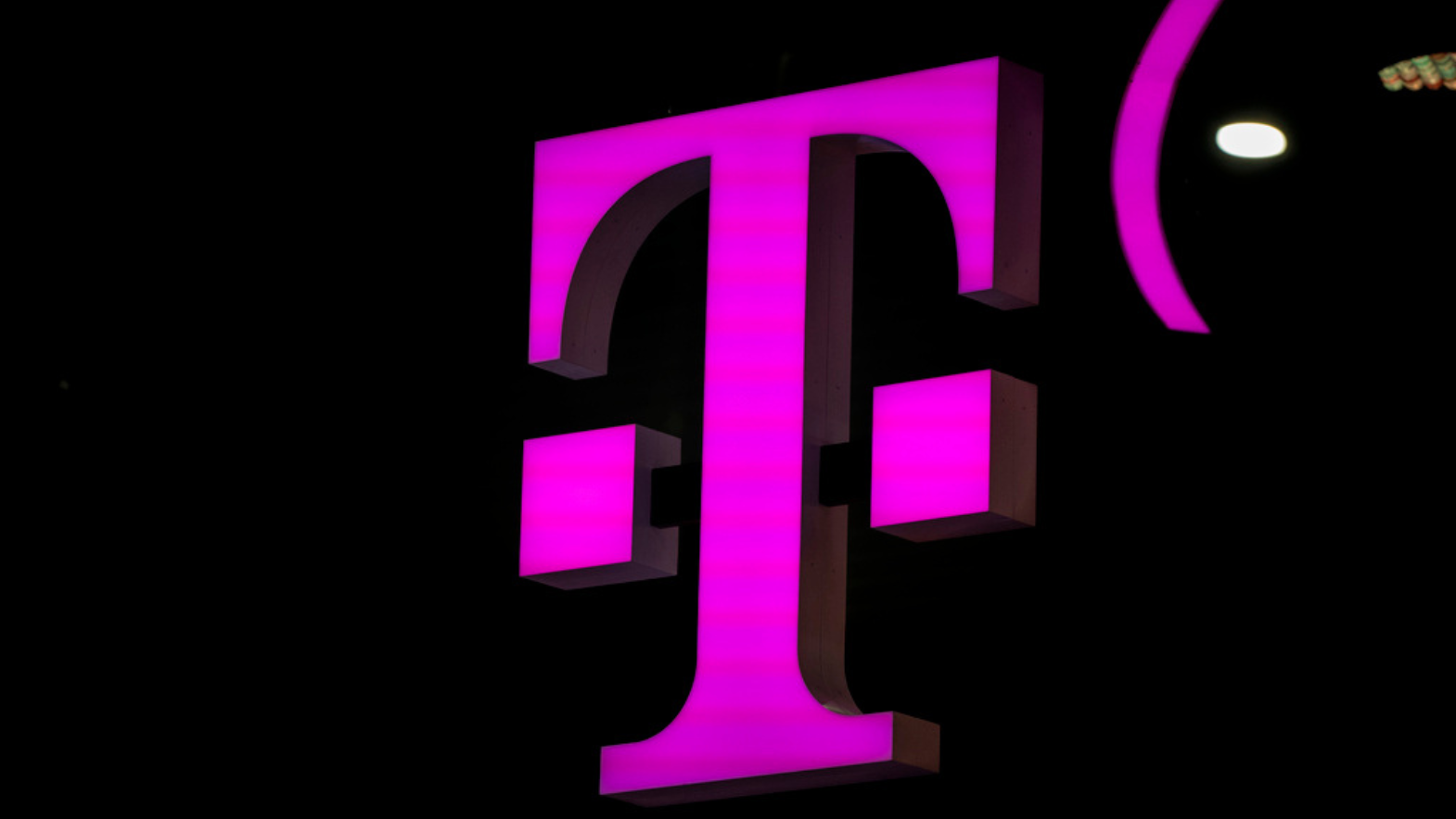 T-Mobile To Buy Almost All Of U.S Cellular In $4.4 Billion Deal