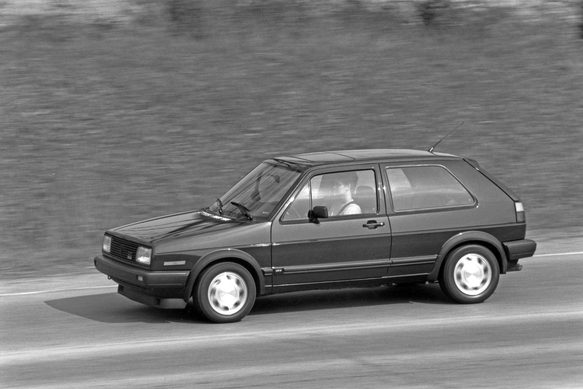 View Photos of the 1987 Volkswagen Golf GTI 16V