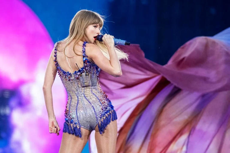 How much money does Taylor Swift get for each concert and how much does she charge for performing at the Bernabeu in 2024?