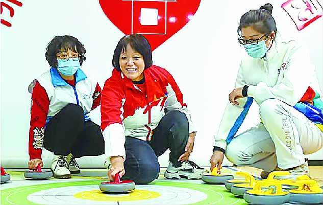 霍振玲：自己双脚走出的路更宽广