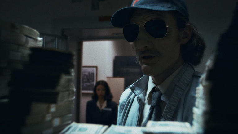 Check out the new crime film, How to Rob a Bank, on Netlfix this month! | © Netflix