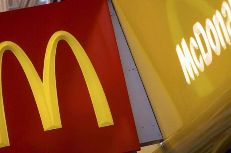 McDonald's rolls out change from 11am but customers say 'get in bin'