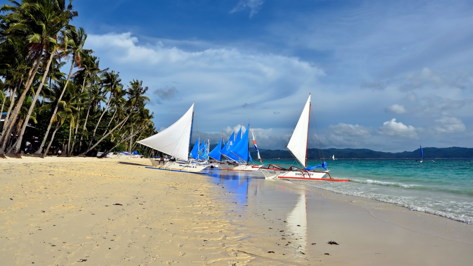 <p>If you're looking for a destination hyped on relaxation and sports, an experienced voyager implores you to buy a ticket to Boracay. Tourist traps? Souvenirs can be overpriced, and learning to bargain is non-negotiable.</p>
