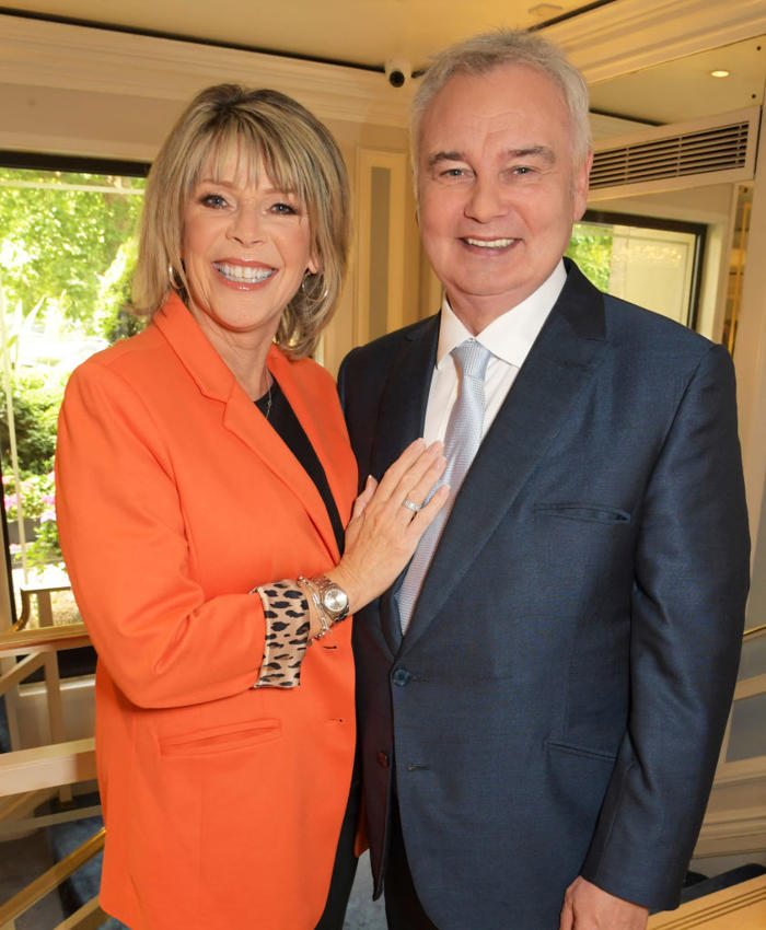 eamonn holmes 'to be offered £250,000 fee for itv reality show stint'