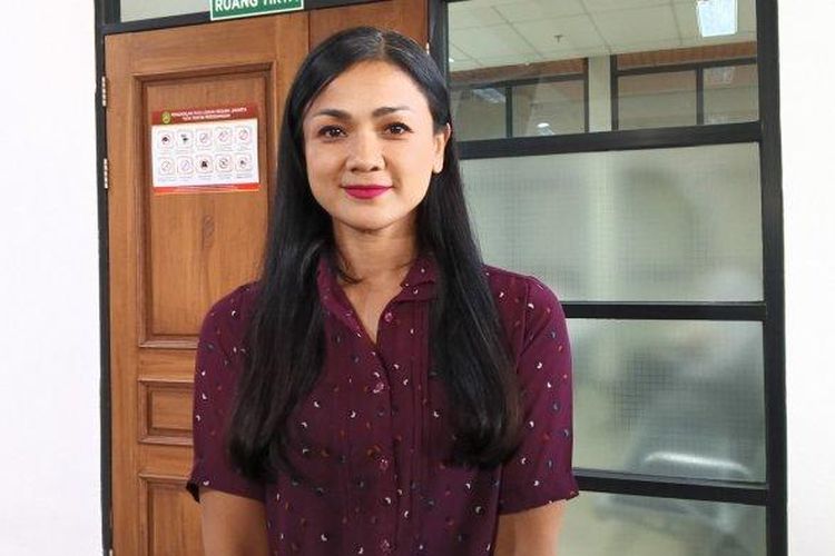 Nirina Zubir Dapatkan Kembali Sertifikat Tanah Milik Mendiang Ibunda ...