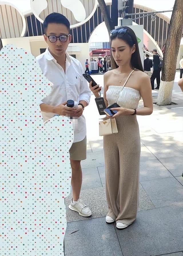 张兰高度认可儿媳妇：亲如母女，满意至极，特备大红包赠予小梅