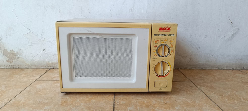 <p><span>The microwave oven transformed cooking by significantly reducing preparation time. Its invention by Percy Spencer revolutionized how people prepare and heat food, making cooking more convenient and accessible. Microwaves are now a staple in kitchens worldwide.</span></p>