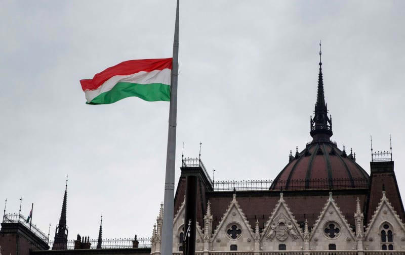 hungary blocking decision to start negotiations on ukraine's accession to eu, journalist reports