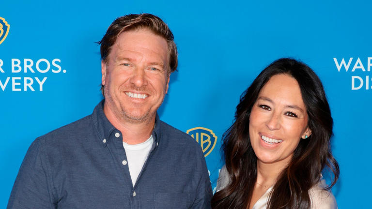 NEW YORK, NEW YORK - MAY 18: (EDITORS NOTE: This image has been retouched at the request of Warner Bros. Discovery.) Chip Gaines, Fixer Upper on Magnolia and Joanna Gaines, Fixer Upper on Magnolia attend the Warner Bros. Discovery Upfront 2022 arrivals on the red carpet at MSG Studios on May 18, 2022 in New York City. (Photo by Dimitrios Kambouris/Getty Images for Warner Bros. Discovery)