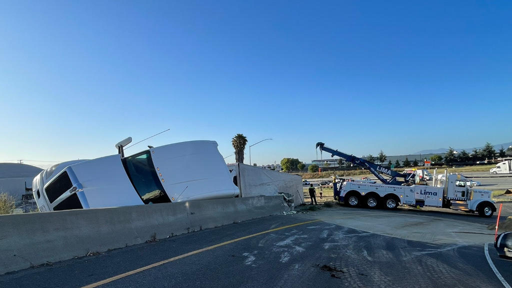 880/101 Ramps In San Jose Reopen After Semi Carrying Strawberries Overturns