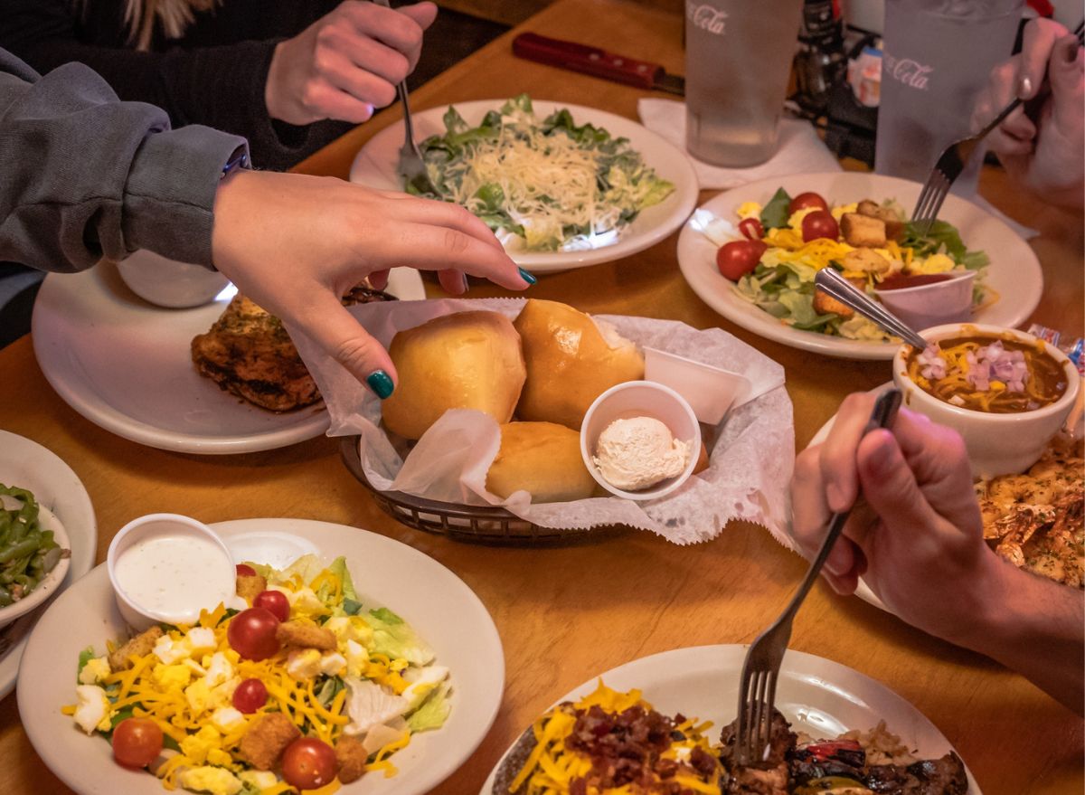 The Best LowCalorie Dinners at 15 Major Restaurant Chains