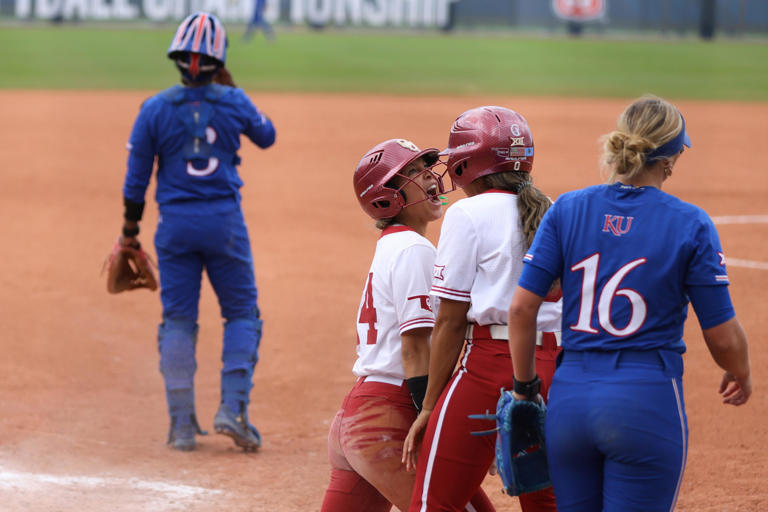 How Ou Softball Is Chasing Unheard Of Ncaa Mark Of Winning Four