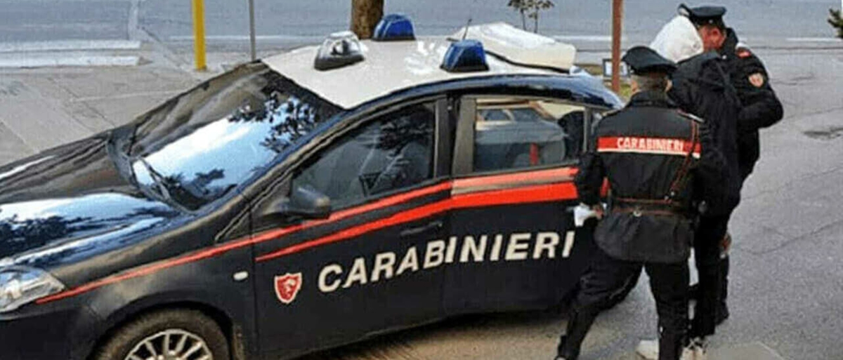 Picchia La Compagna Per Strada, Poi Scappa: Arrestato Un 71enne ...