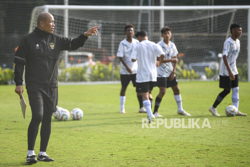 Nova Arianto Sampaikan Pesan STY Ke Skuad Timnas U-16: Nikmati Laga ...