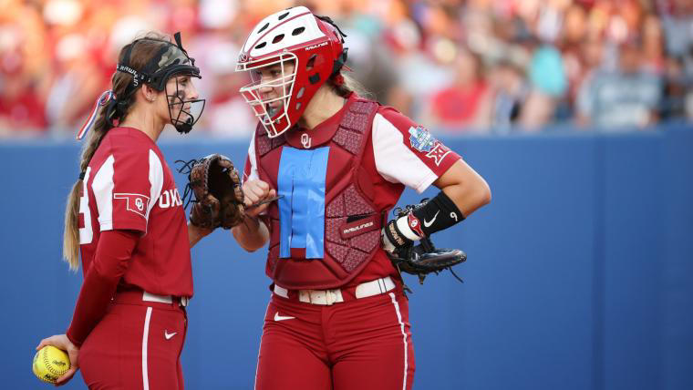 The simple reason Oklahoma softball's catcher wears blue tape during WCWS games