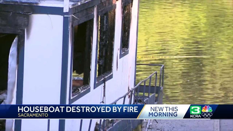 Houseboat fire in Sacramento.