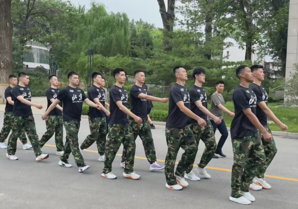 学习闵鹿蕾！许利民让北京首钢军训是走形式？翟晓川方硕才是关键