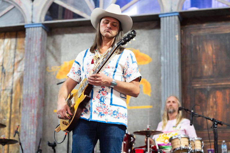 Duane Betts Says Playing Late Dad Dickey Betts' Music Has New Meaning Now: ‘Really Treasure It ‘Cause It's Precious'