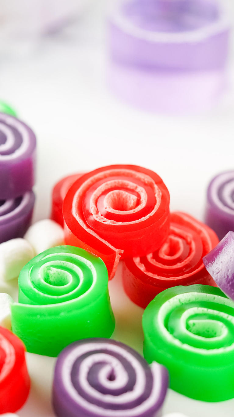 Jello Roll Ups (Jello Pinwheels)