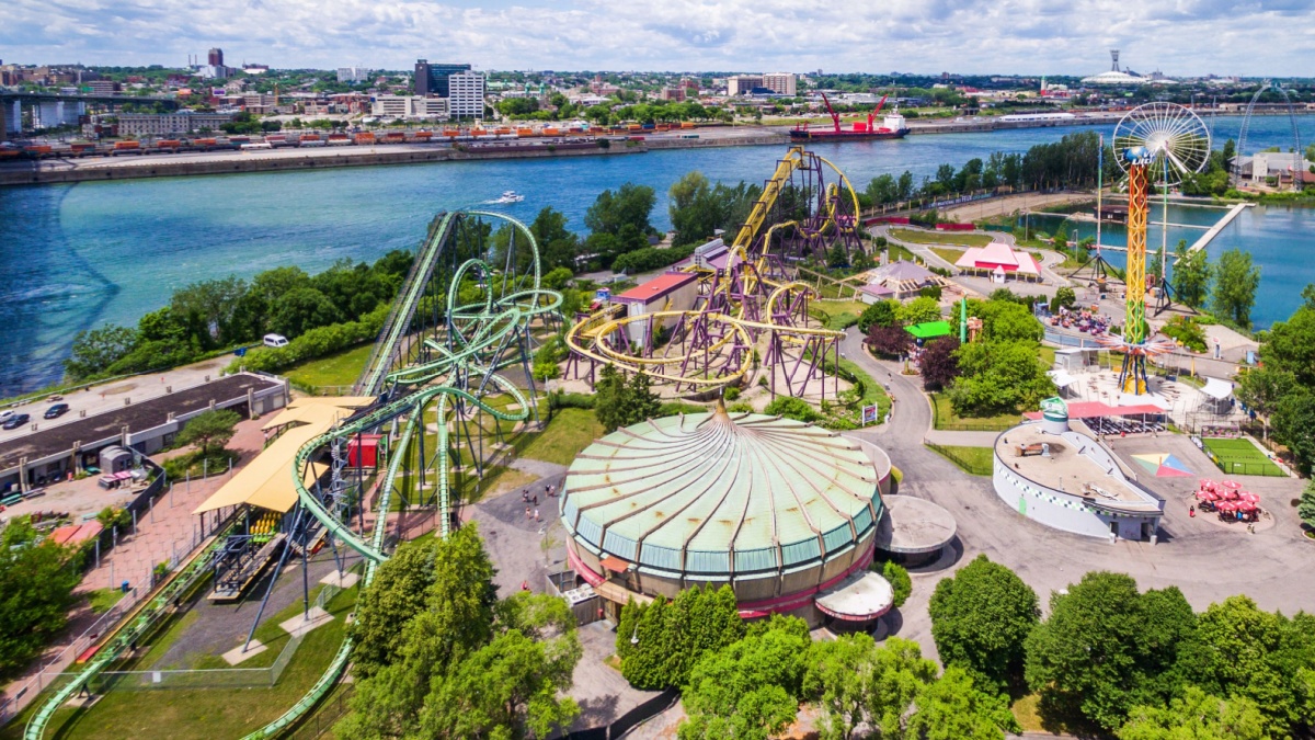 <p>This is the biggest amusement park in Quebec, but it’s a little too popular for its good. With 51.86% negative reviews, many people don’t like the long wait times for the rides and attractions.</p>
