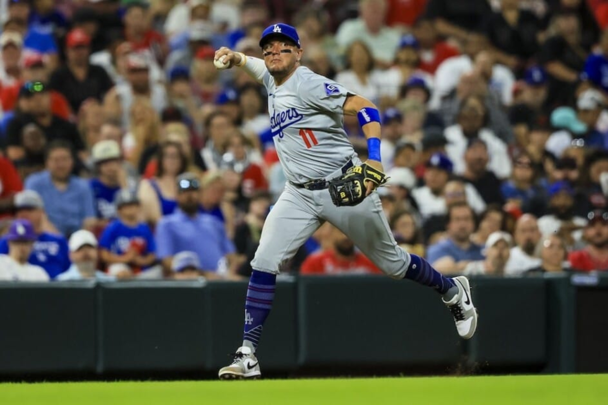 Miguel Rojas: Dodgers ‘Can Be A Complete Team’ When Bottom Of Lineup ...