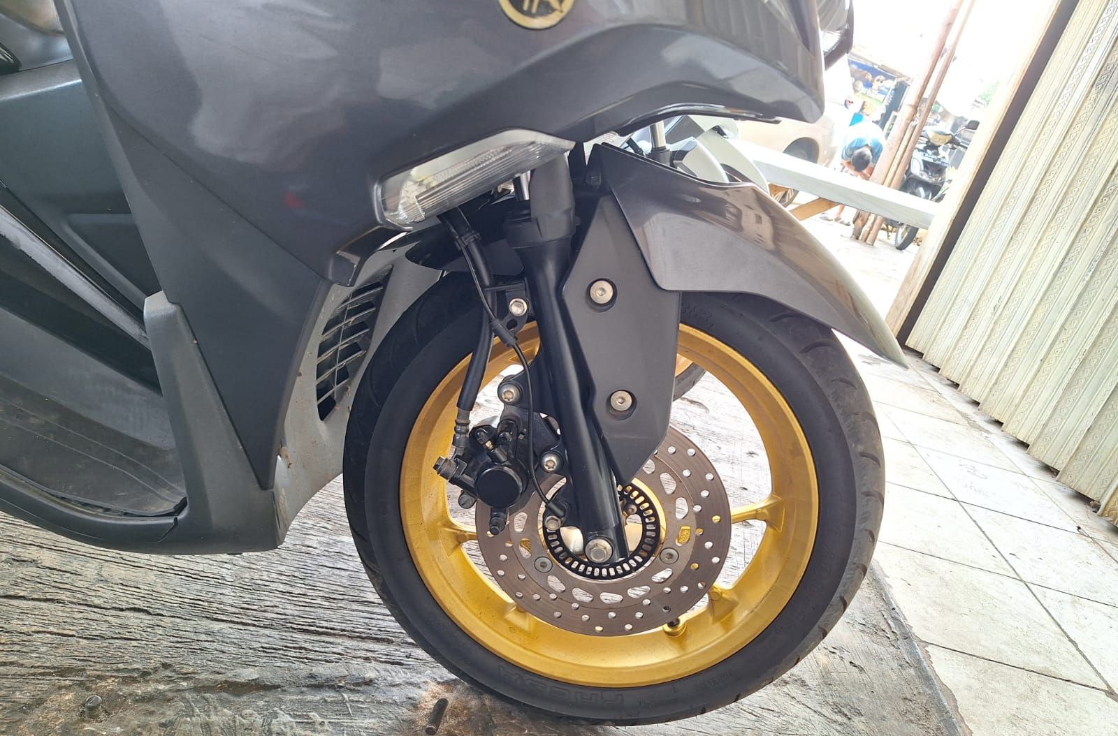 Lagi Ramai Downsize Sok Depan Yamaha Aerox 155, Ini Kelebihan Dan ...