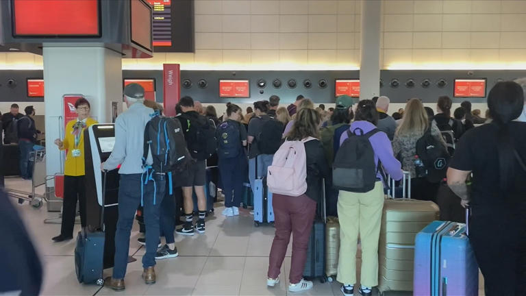 Hundreds of passengers still waiting while Perth Airport reschedules ...