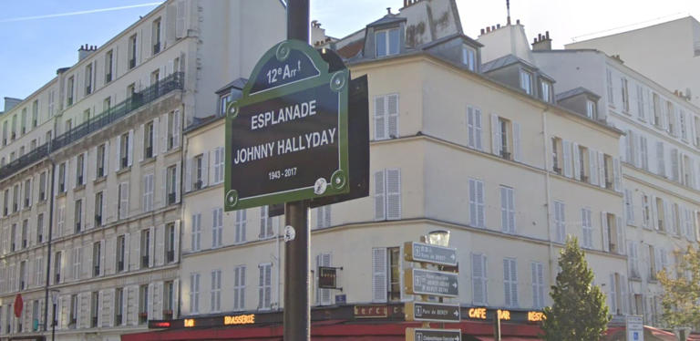 L'esplanade Johnny Hallyday, à Bercy dans le XIIe arrondissement de Paris.