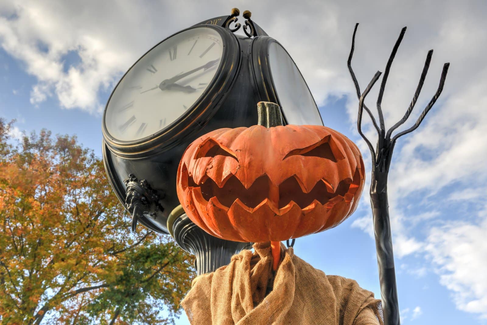 Image Credit: Shutterstock / Felix Lipov <p><span>Visit the town that inspired the legend of the Headless Horseman. It’s great for a spooky Halloween outing but can feel a tad commercial. Don’t miss the historic cemetery tour.</span></p>