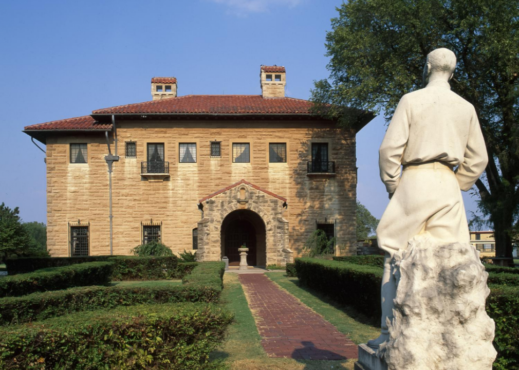 50 photos of famous historic homes in every state