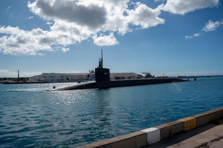 [단독]美, 전략핵잠수함(SSBN) 괌 입항 이례적 공개