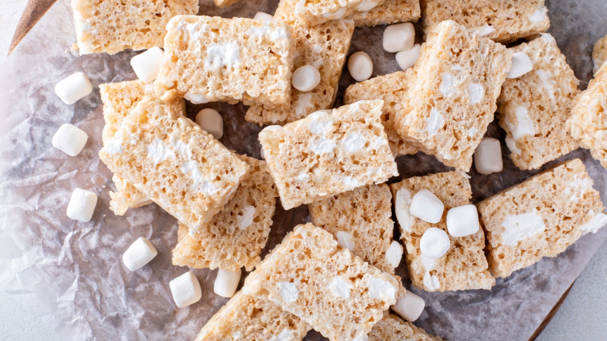 <p>Simple yet irresistible, Rice Crispy Treats evoke nostalgic bliss for many non-Americans. The marriage of crispy rice cereal, gooey marshmallows, and a hint of butter is a flavor sensation that knows no borders. Whether enjoyed as a childhood snack or a sweet indulgence, these treats never fail to delight.</p>