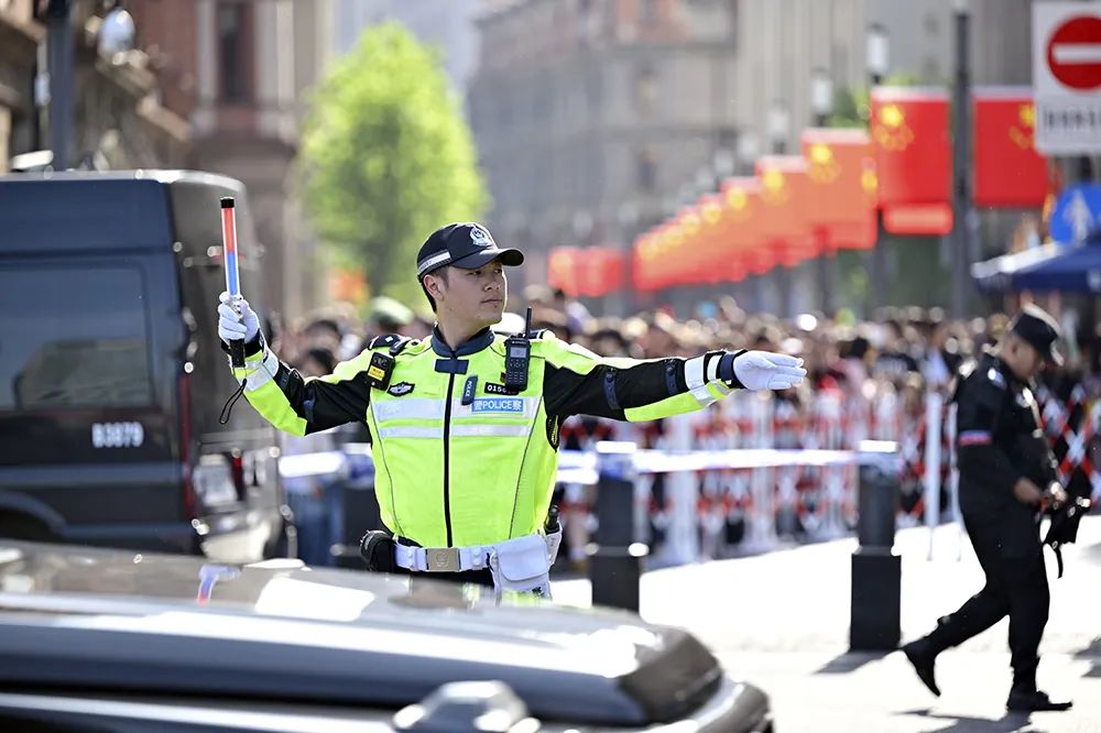 外滩女警意外“出圈”，本人回应！