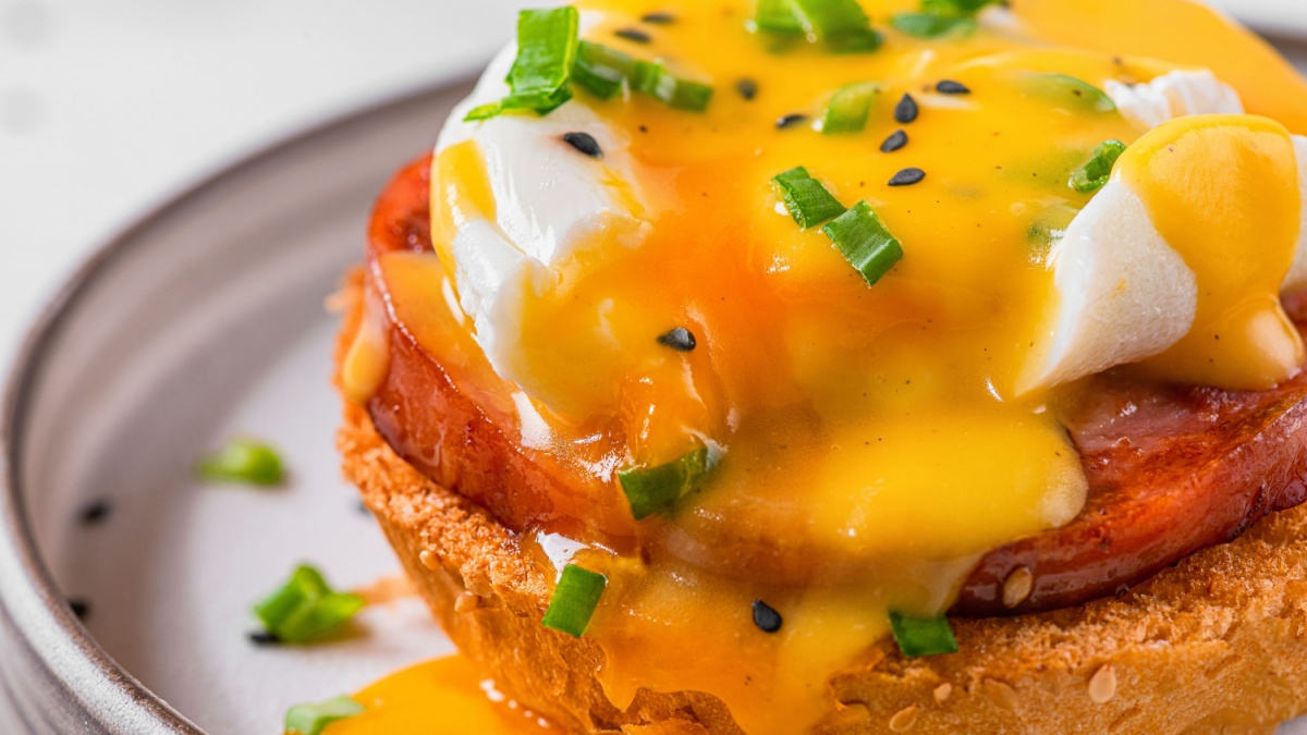 <p>A brunch classic that's adored far beyond American borders, Eggs Benedict is a symphony of flavors and textures. Non-Americans savor the interplay of velvety hollandaise, perfectly poached eggs, and crispy Canadian bacon atop a buttery English muffin. This elegant dish elevates breakfast to a gourmet experience.</p>