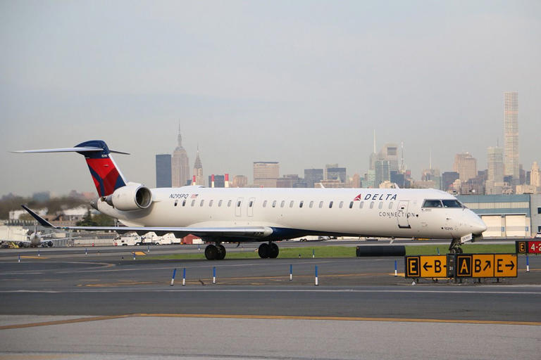 Unruly Passengers Disrupt Delta Connection Bombardier CRJ900 Flight From Indianapolis To New York LaGuardia