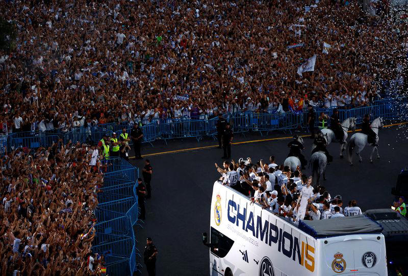soccer-tens of thousands paint madrid white after real's champions league win